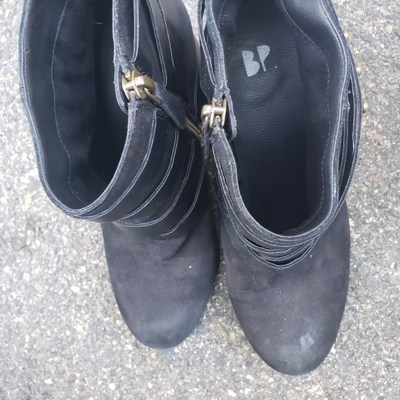 Boots - Picture 3 of 3